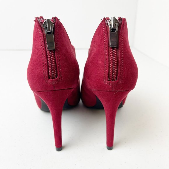 KELLY + KATIE Crimson Faux Suede Ankle Boots Size 6M - Picture 8 of 13